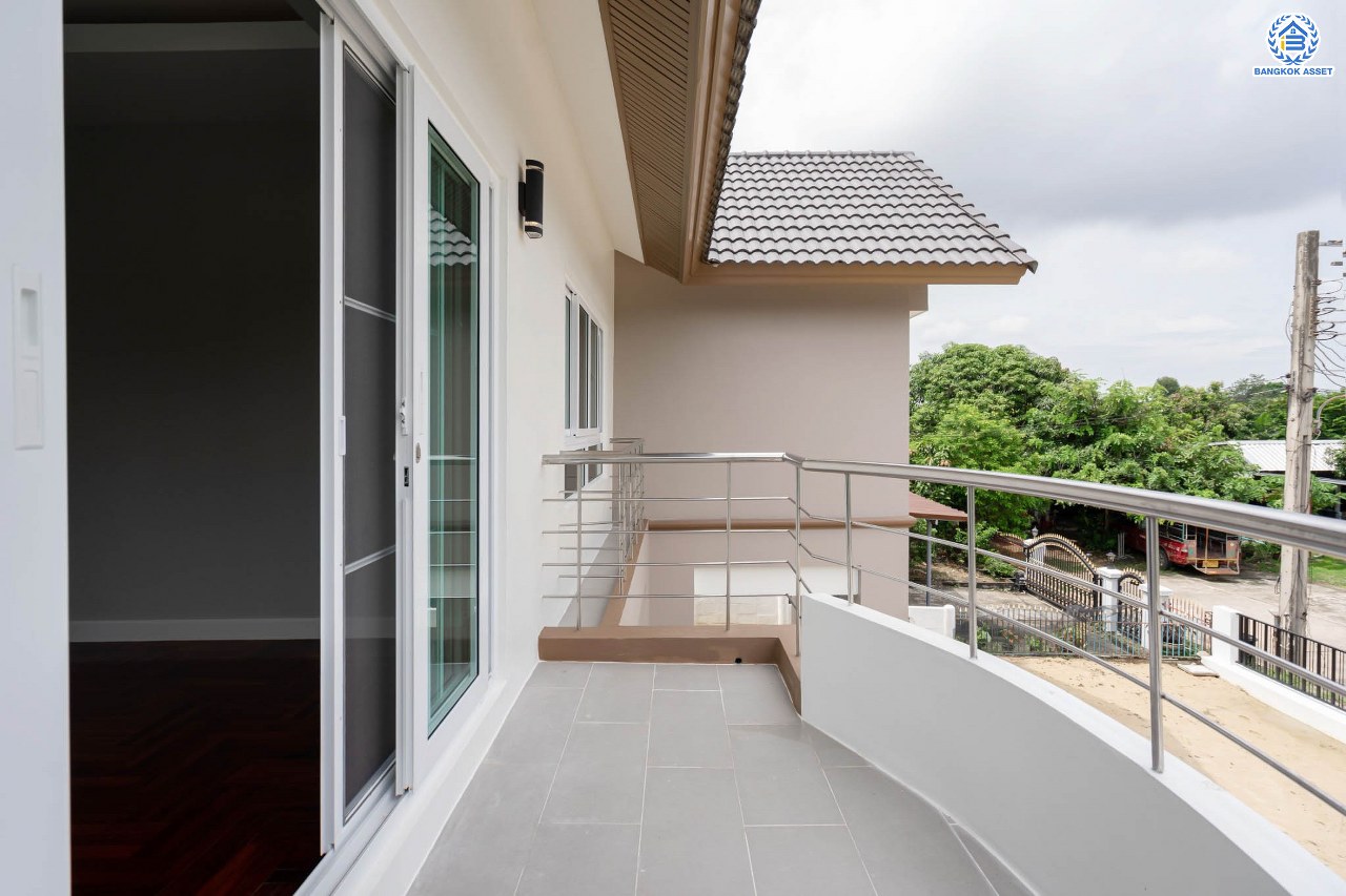 บ้านมือสองตกแต่งใหม่ ม.ศุภาลัย ออร์คิดปาร์ค1 บางแค ดีไซน์หรูหรา เนื้อที่ 117.7 ตร.ว. ฟังก์ชัน 4 ห้องนอน 4 ห้องน้ำ 1 ห้องแม่บ้าน จอดรถได้ 4 คัน บนทำเลเดินทางสะดวก เชื่อมต่อหลายเส้นทาง ใกล้เดอะมอลล์บางแค ทางด่วน "กาญจนาภิเษก" และรถไฟฟ้าสายสีน้ำเงิน "สถานีภาษีเจริญ"